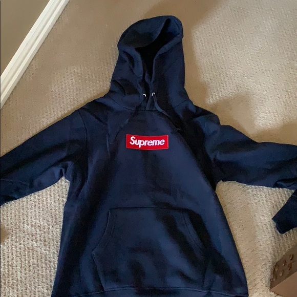 Supreme navy hoodie - Picture 1 of 7